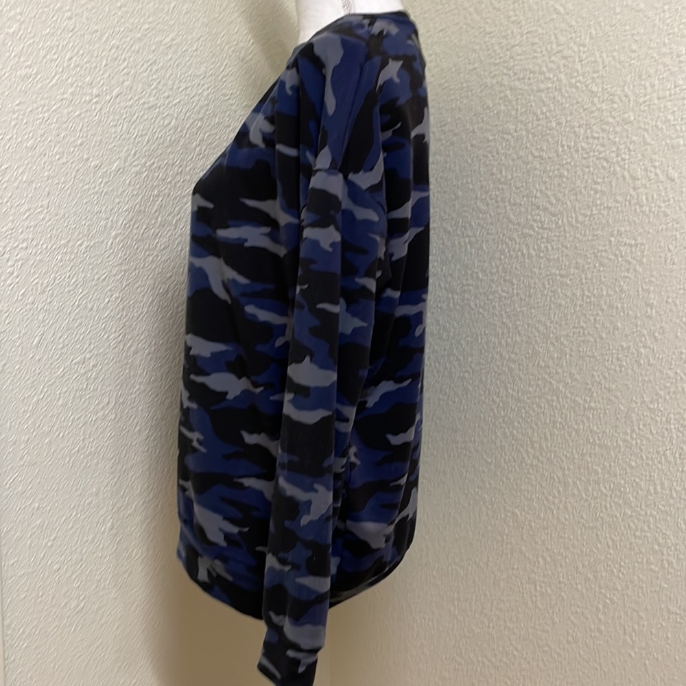 Athleta Triumph Blue Black & Gray Camo Sweatshirt - Picture 6 of 11